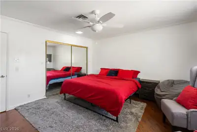 2004 West Mesquite Avenue Bedroom