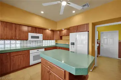 1020 Geranium Drive, Henderson, NV 89011 Kitchen