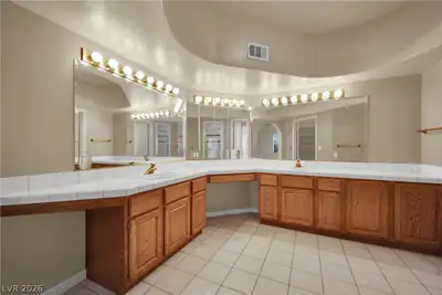 1020 Geranium Drive, Henderson, NV 89011 Primary Bathroom