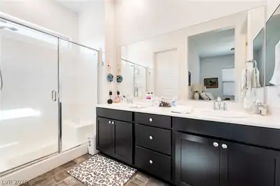 783 Charming Holly Street, Henderson, NV 89011 Primary Bathroom