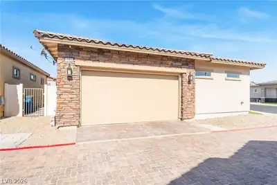 783 Charming Holly Street, Henderson, NV 89011 Garage