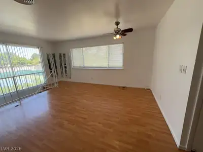 1377 Lorilyn Avenue 4 Living Room