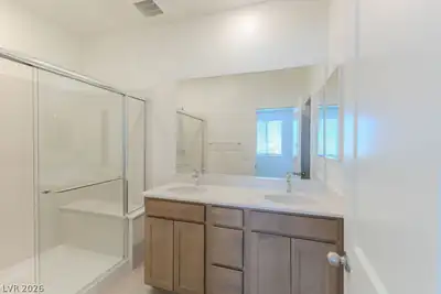 12540 Kings Creek Place, Las Vegas, NV 89138 Bathroom
