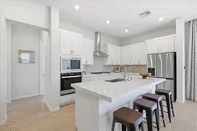847 Eaton Falls Street, Henderson, NV 89011 Kitchen