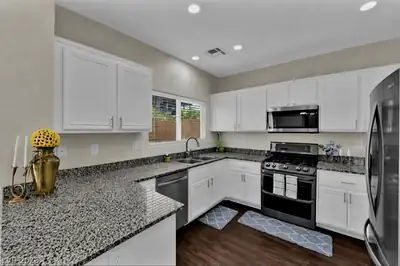 9045 Spirit Canyon Avenue, Las Vegas, NV 89149 Kitchen