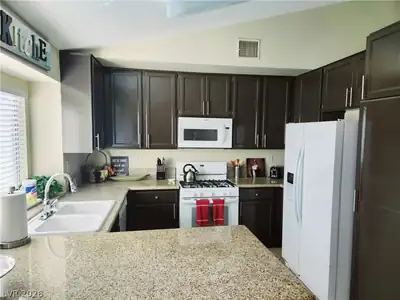 3332 Canyon Lake Drive Kitchen
