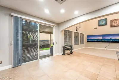 957 Buffalo River Avenue Dining Area