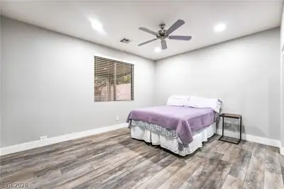 957 Buffalo River Avenue Bedroom