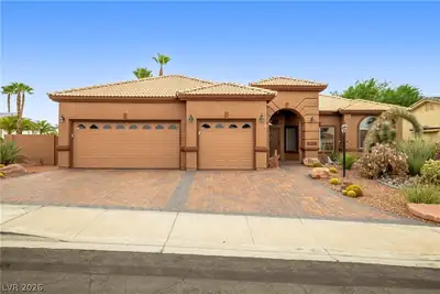 824 Sandsprings Street, Henderson