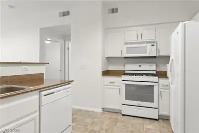 10550 West Alexander Road 1025 Kitchen