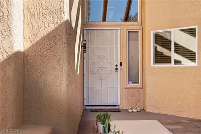 9621 Blue Bell Drive Entrance Foyer