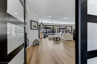 2601 Arimo Drive Living Room