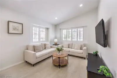 9532 Sunken Reef Circle Living Room