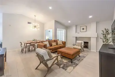 9532 Sunken Reef Circle Living Room