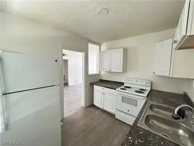 1711 Santa Paula Drive A Kitchen