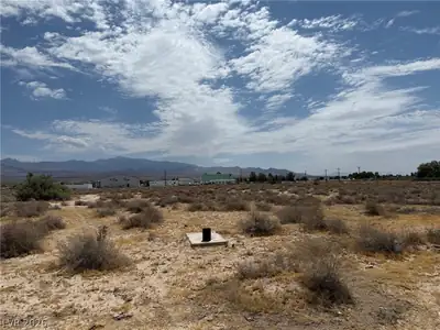 470 West Mesquite Lot