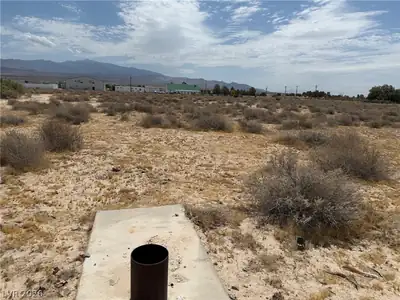 470 West Mesquite Lot