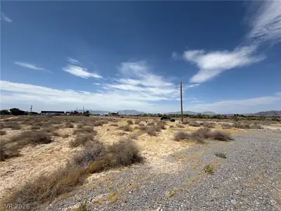 470 West Mesquite Lot