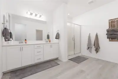10925 Cilantro Avenue, Las Vegas, NV 89166 Primary Bathroom