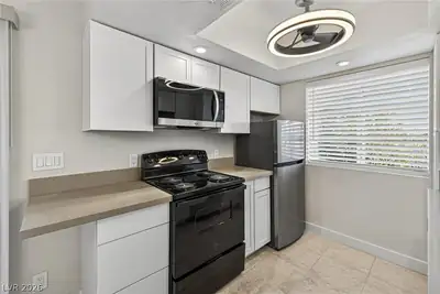 5330 Rod Court 102, Las Vegas, NV 89122 Kitchen