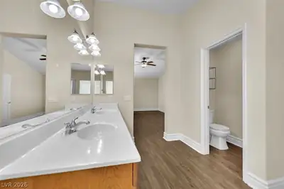 9782 Valmeyer Avenue, Las Vegas, NV 89148 Primary Bathroom