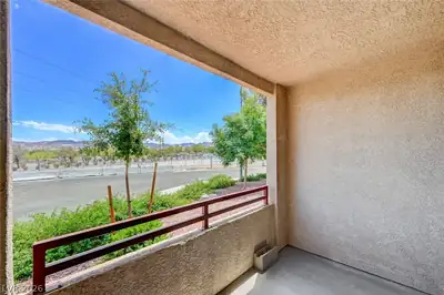 520 Arrowhead Trail 114 Patio