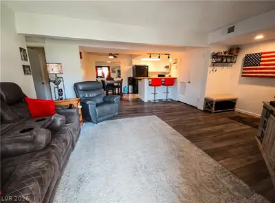 3771 Desert Marina Drive 95 Living Room