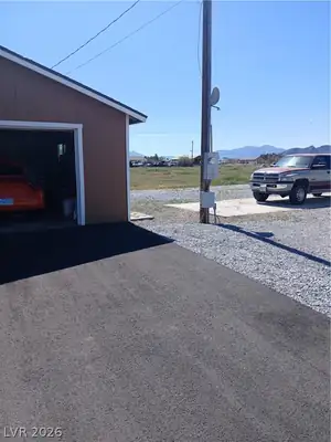 2171 West McMurray Drive Yard