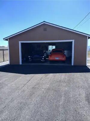 2171 West McMurray Drive Garage