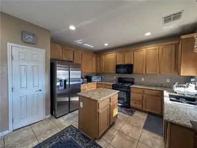 6041 Glenborough Street, Las Vegas, NV 89115 Kitchen
