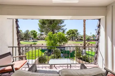 2951 Pinehurst Drive, Las Vegas, NV 89109 Patio