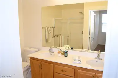 447 Groft Way, Henderson, NV 89015 Primary Bathroom