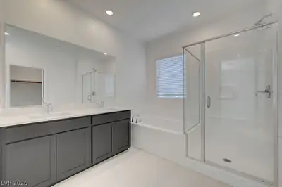 553 Preston Crest Street, Henderson, NV 89011 Primary Bathroom