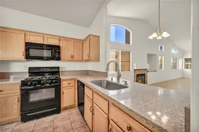 1745 Lily Pond Circle, Henderson, NV 89012 Kitchen