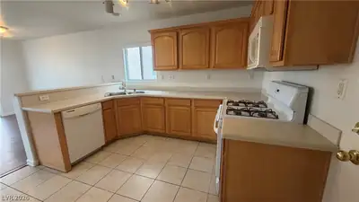 5328 Desert Columbine Court Kitchen