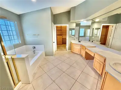 8832 Egyptian Avenue, Las Vegas, NV 89143 Primary Bathroom