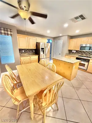 8832 Egyptian Avenue, Las Vegas, NV 89143 Kitchen