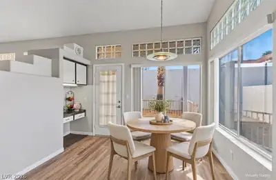695 North Pearl Island Drive Dining Area