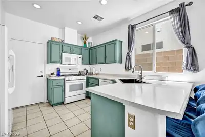 10052 Lemon Valley Avenue, Las Vegas, NV 89147 Kitchen