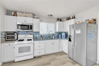4629 San Circle, Las Vegas, NV 89120 Kitchen