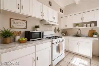 2104 White Street, North Las Vegas, NV 89030 Kitchen