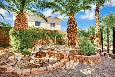 3726 Nestled Oak Avenue, North Las Vegas, NV 89031 Yard