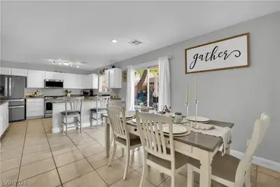 3726 Nestled Oak Avenue, North Las Vegas, NV 89031 Kitchen