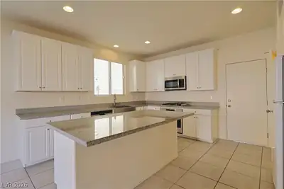8663 Reynolds Spring Street, Las Vegas, NV 89178 Kitchen