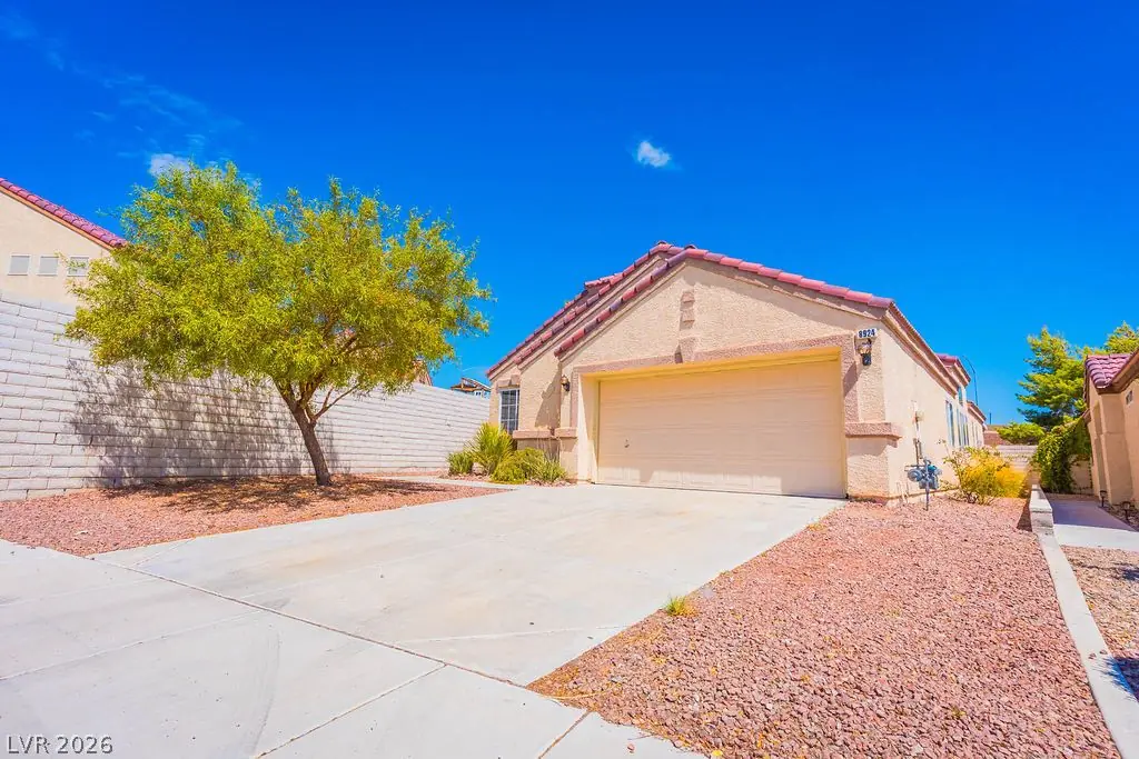 8924 Colorful Pines Avenue, Las Vegas, NV 89143
