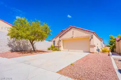 8924 Colorful Pines Avenue, Las Vegas