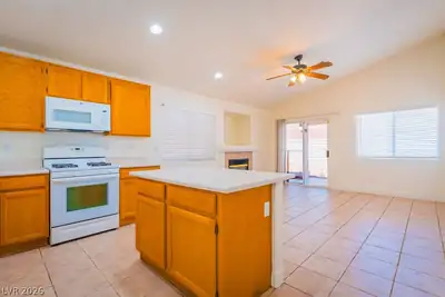 8924 Colorful Pines Avenue, Las Vegas, NV 89143 Kitchen