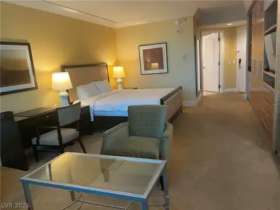 2000 North Fashion Show Drive 3805 Bedroom