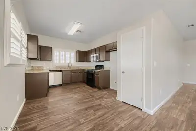 2726 Wood Drift Street, North Las Vegas, NV 89030 Kitchen