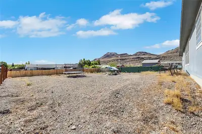 1550 Sky Road, Indian Springs, NV 89018 Yard